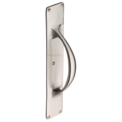 BOW SHAPED DOOR PULL HANDLE ON PLAIN BACK PLATE